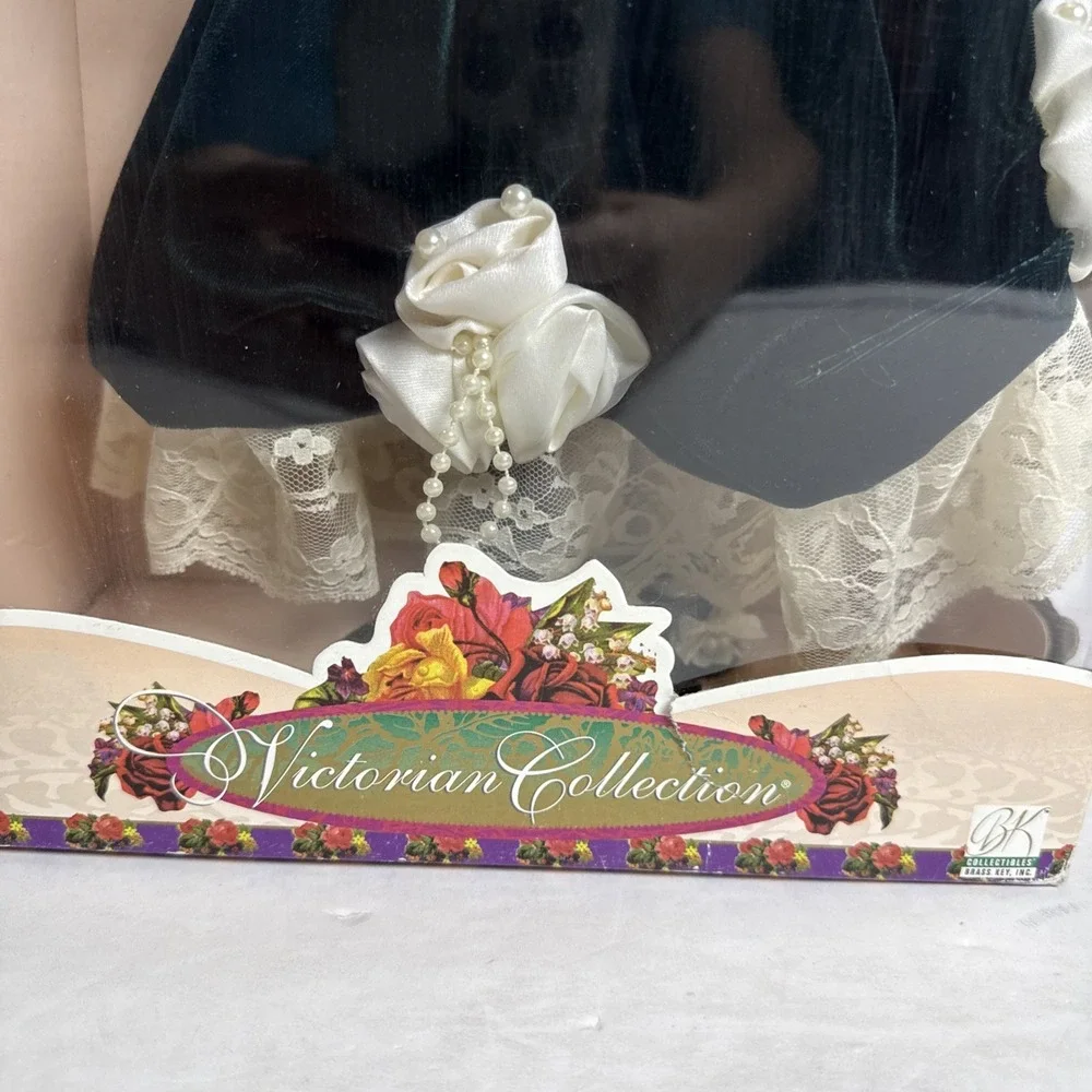 Victorian Collection Limited Edition‎ Porcelain Doll Distressed Box 18 In #76867